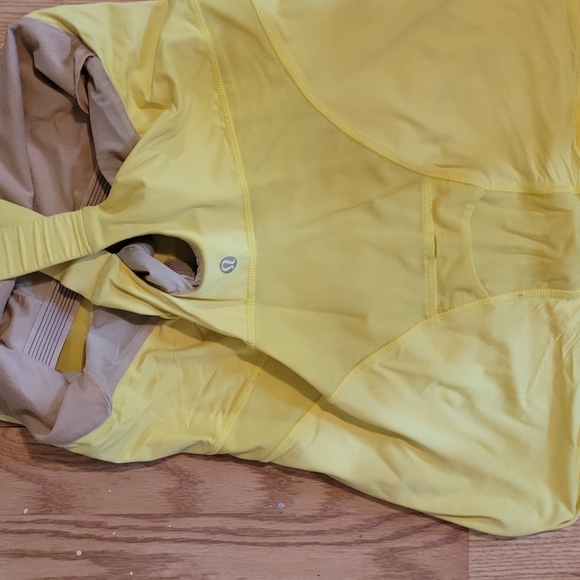 Lululemon bright yellow active shirt - Picture 4 of 5